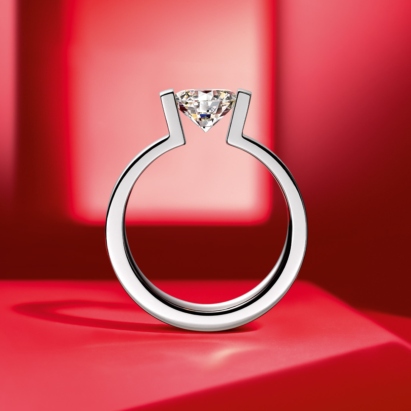 <span style="mso-ansi-language:EN-US" lang="EN-US">A SPLENDID RING FOR
SPARKLING DIAMONDS</span>