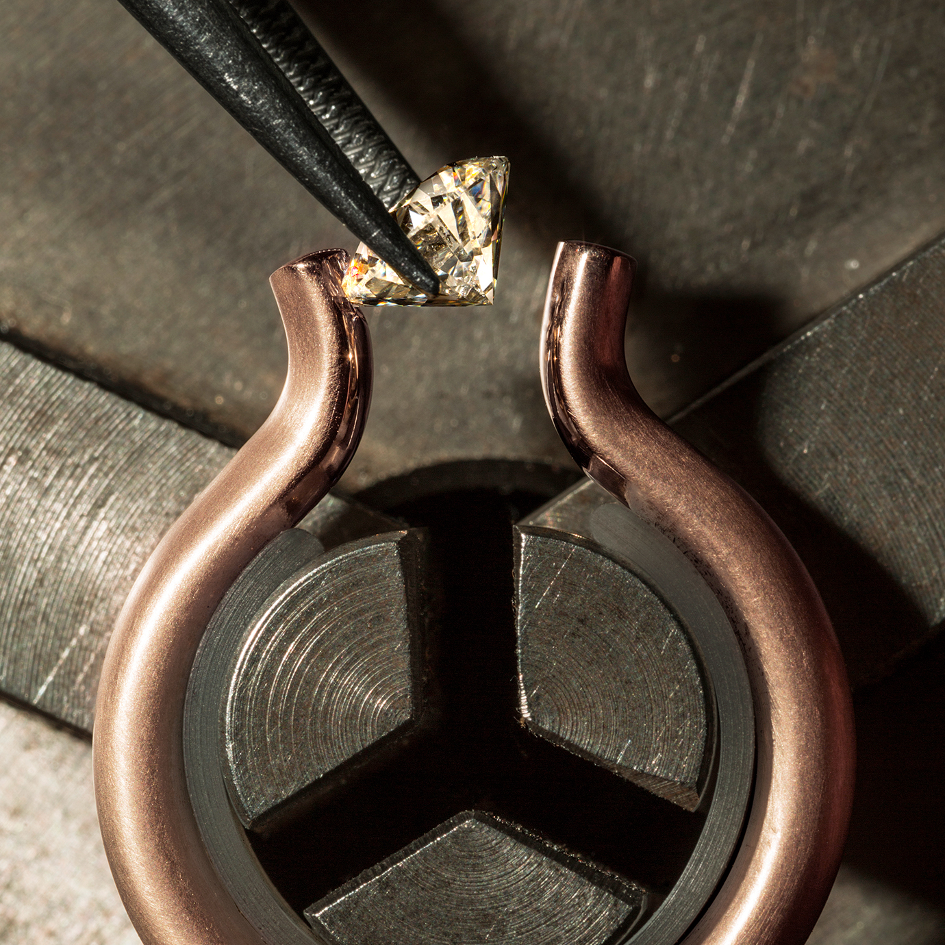 EIN EDELMETALL MIT HERVORRAGENDEN EIGENSCHAFTEN